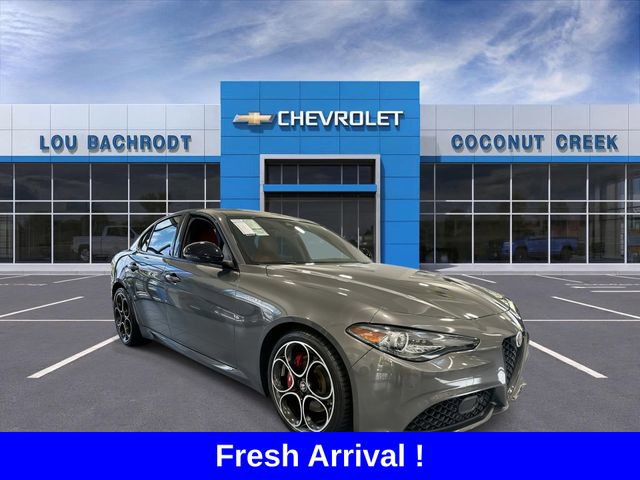 Used 2022 Alfa Romeo Giulia Veloce image 1