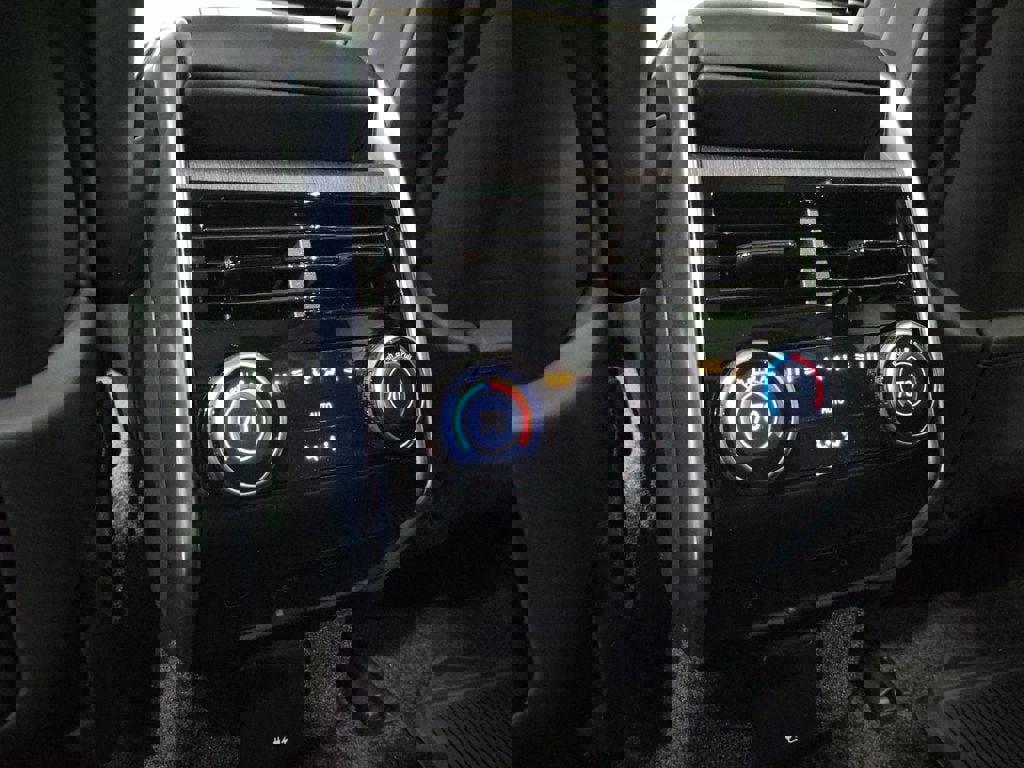 New 2025 Land Rover Range Rover SE image 23