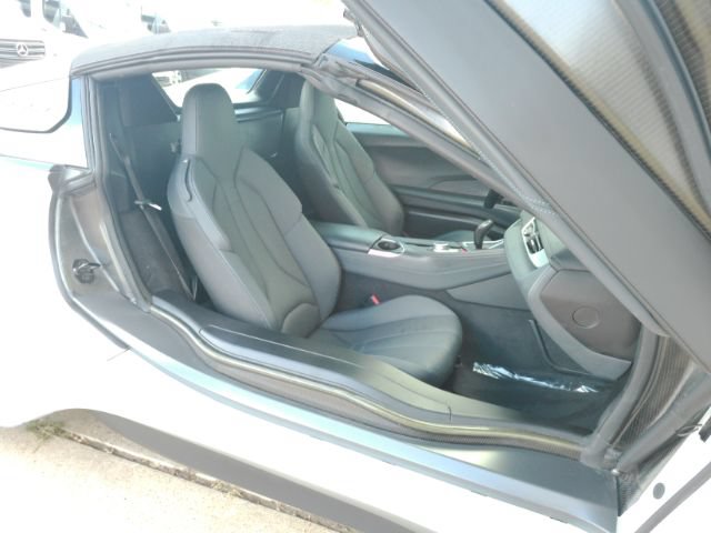 Used 2019 BMW i8 Roadster AWD/4WD image 25