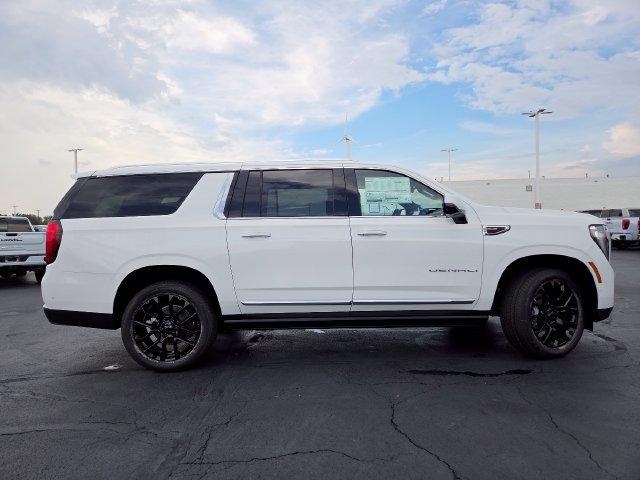 New 2026 GMC Yukon XL Denali w/ Sun & Power Step Package AWD/4WD image 20