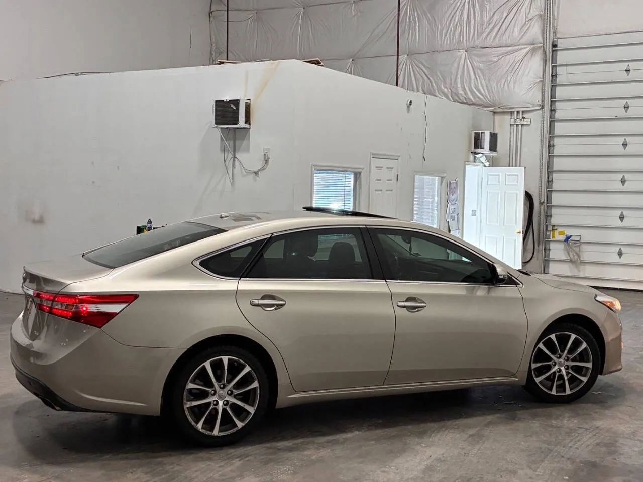 Used 2014 Toyota Avalon XLE Touring image 11