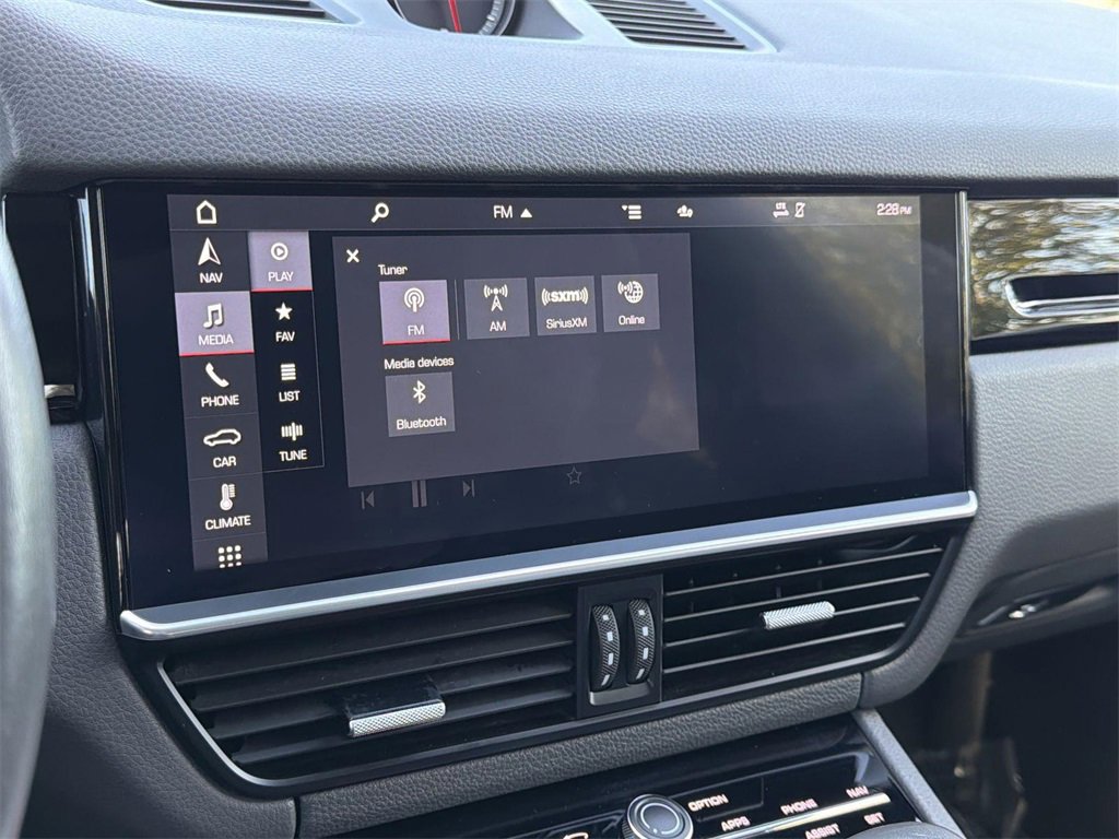 Used 2020 Porsche Cayenne image 15