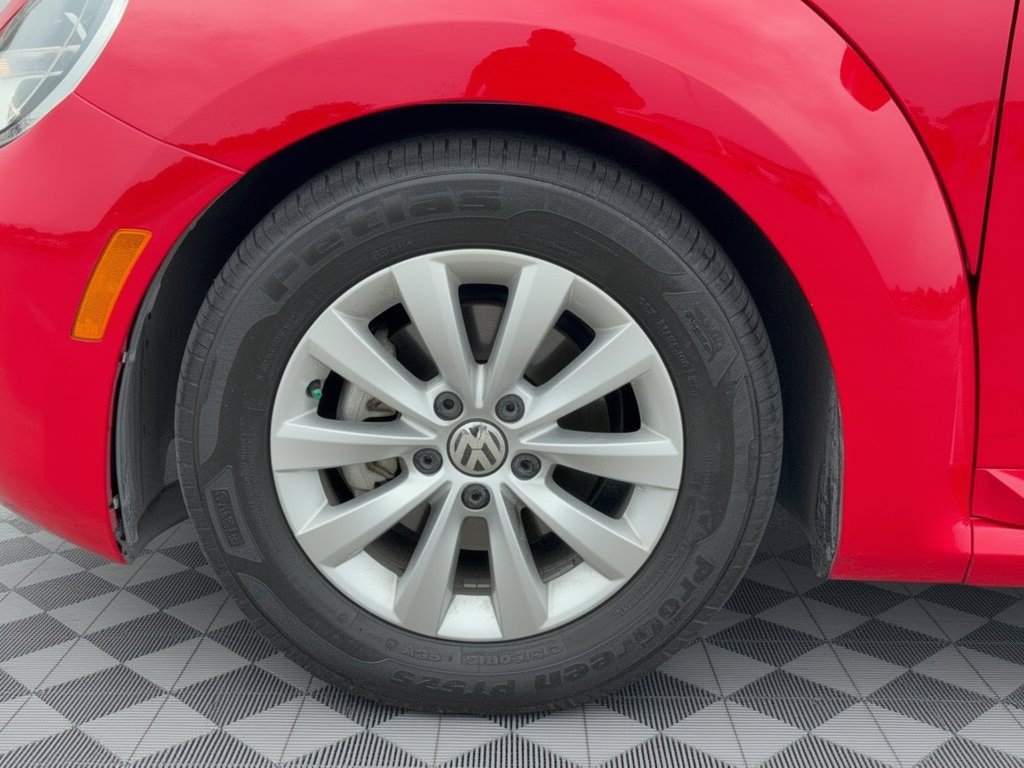 Used 2019 Volkswagen Beetle 2.0T S FWD image 13