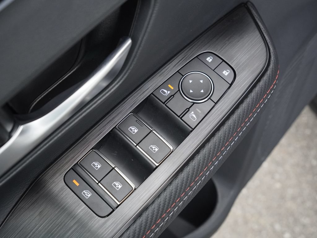 New 2026 Nissan Kicks SR FWD image 9