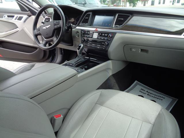 Used 2017 Genesis G80 3.8 RWD image 18