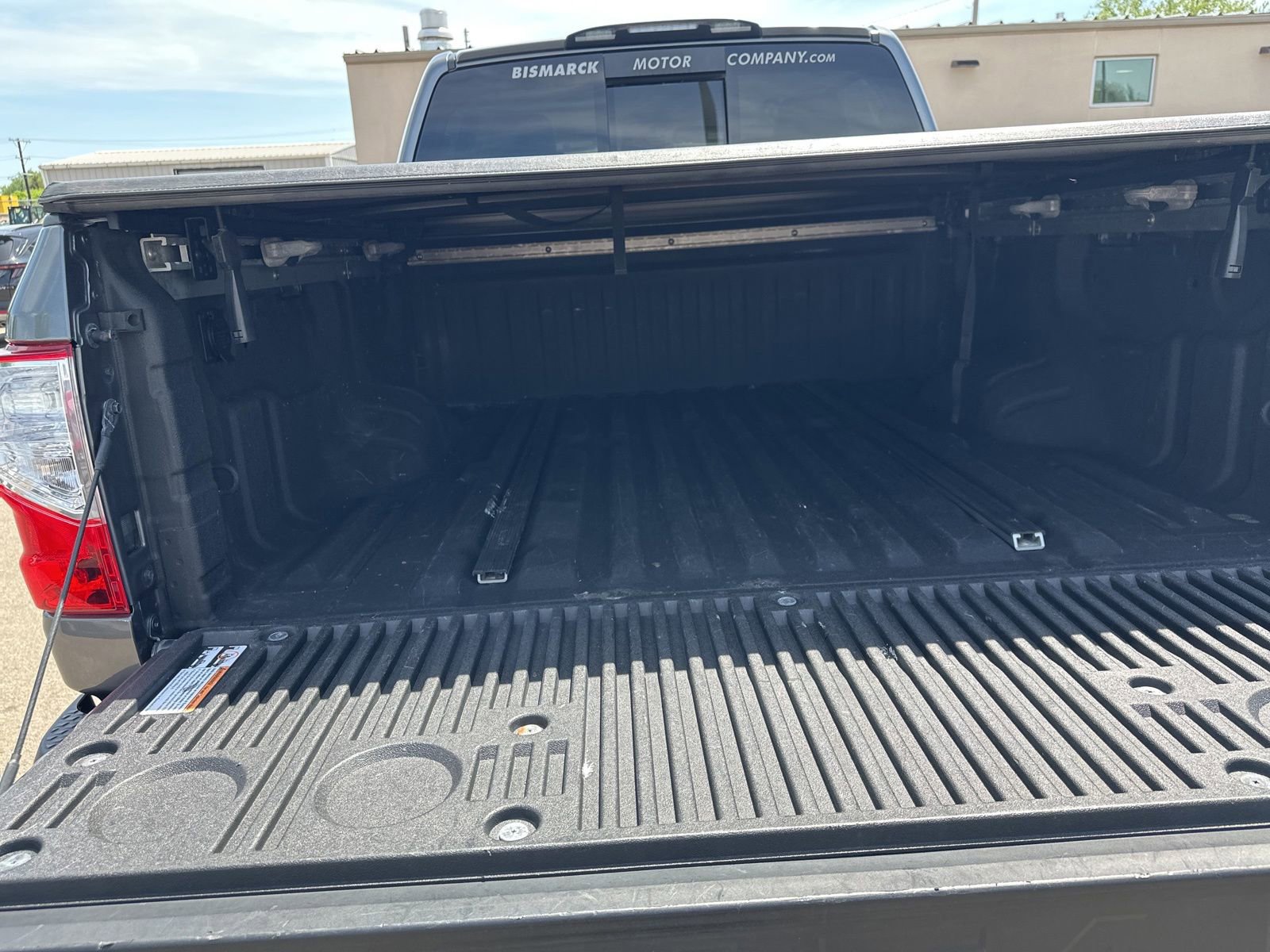 Used 2019 Nissan Titan SL w/ Off-Road Package AWD/4WD image 27