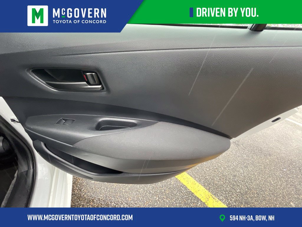 Used 2025 Toyota Corolla LE FWD image 30