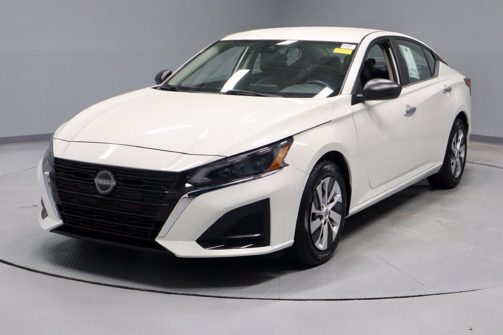 Certified 2025 Nissan Altima 2.5 S FWD image 6