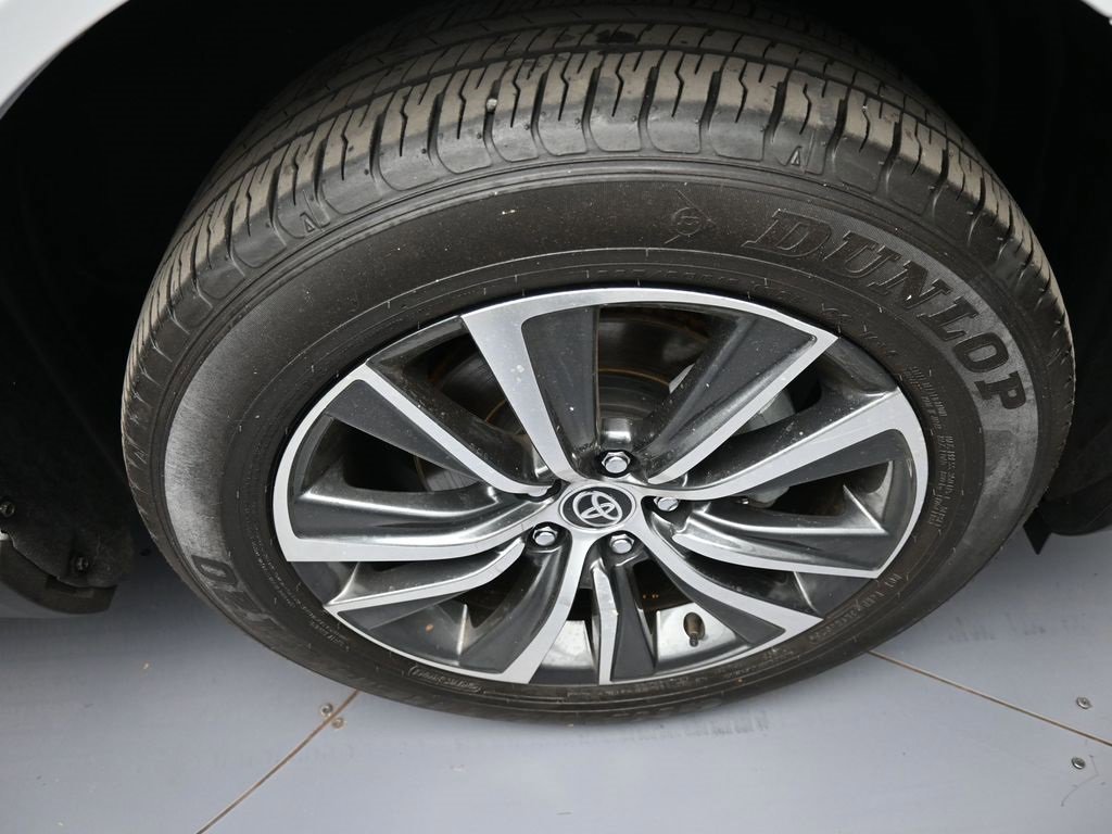 Certified 2024 Toyota Venza LE image 13