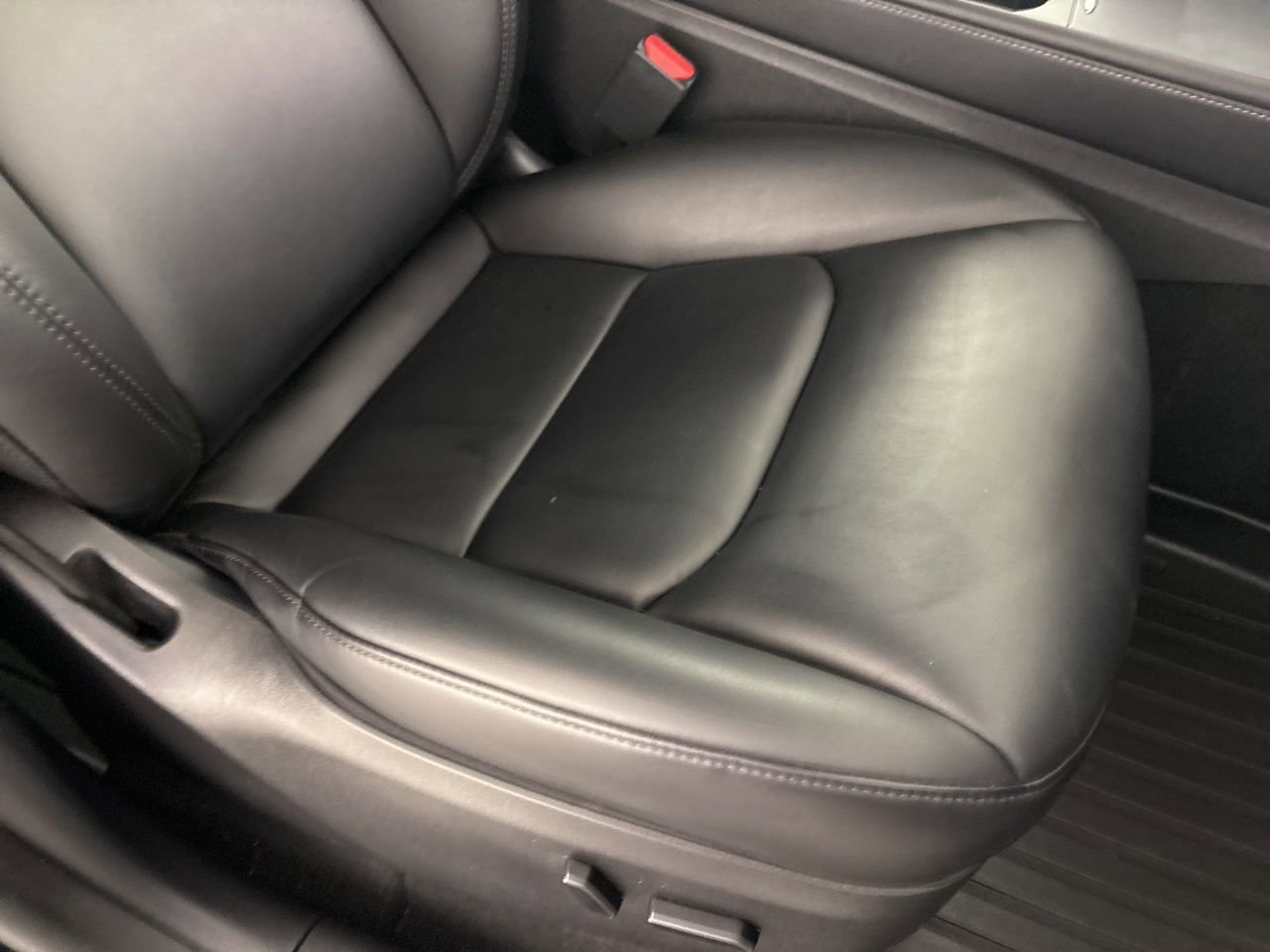 Used 2022 Tesla Model Y Long Range image 22