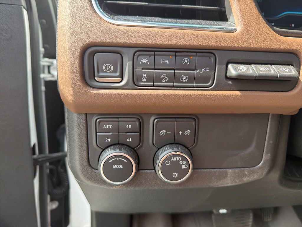 Used 2022 Chevrolet Suburban High Country AWD/4WD image 27