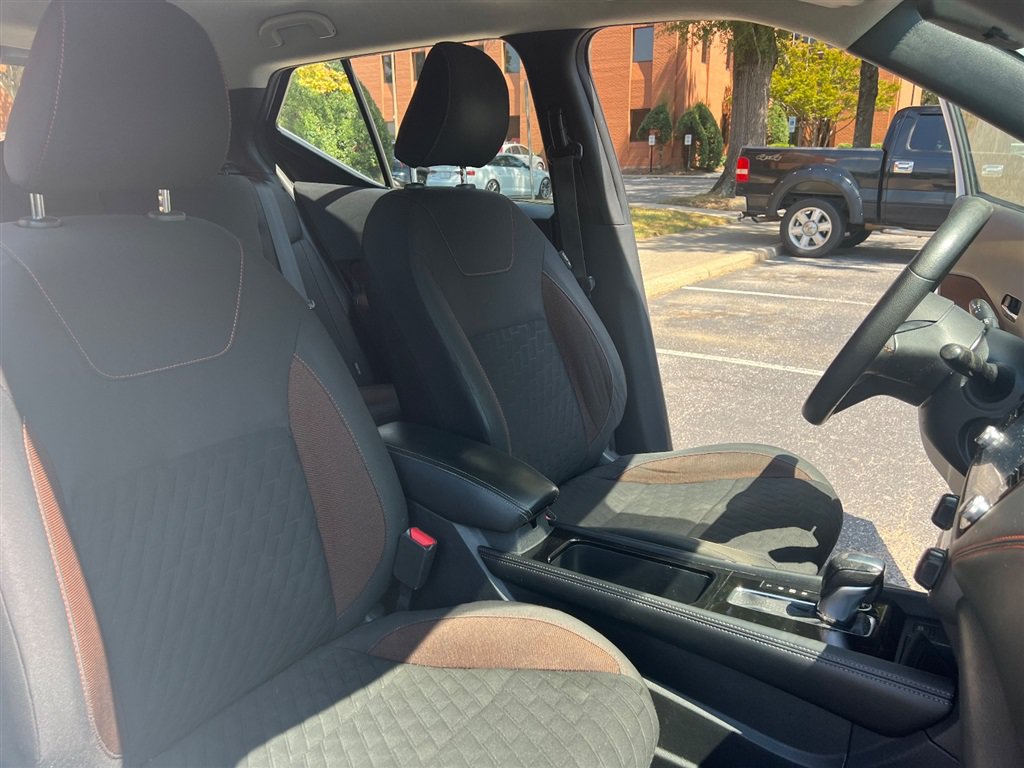 Used 2021 Nissan Kicks SR FWD image 21