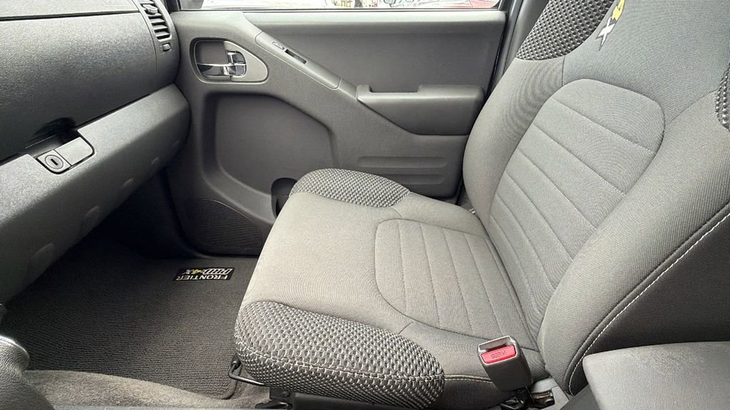 Used 2016 Nissan Frontier PRO-4X image 21