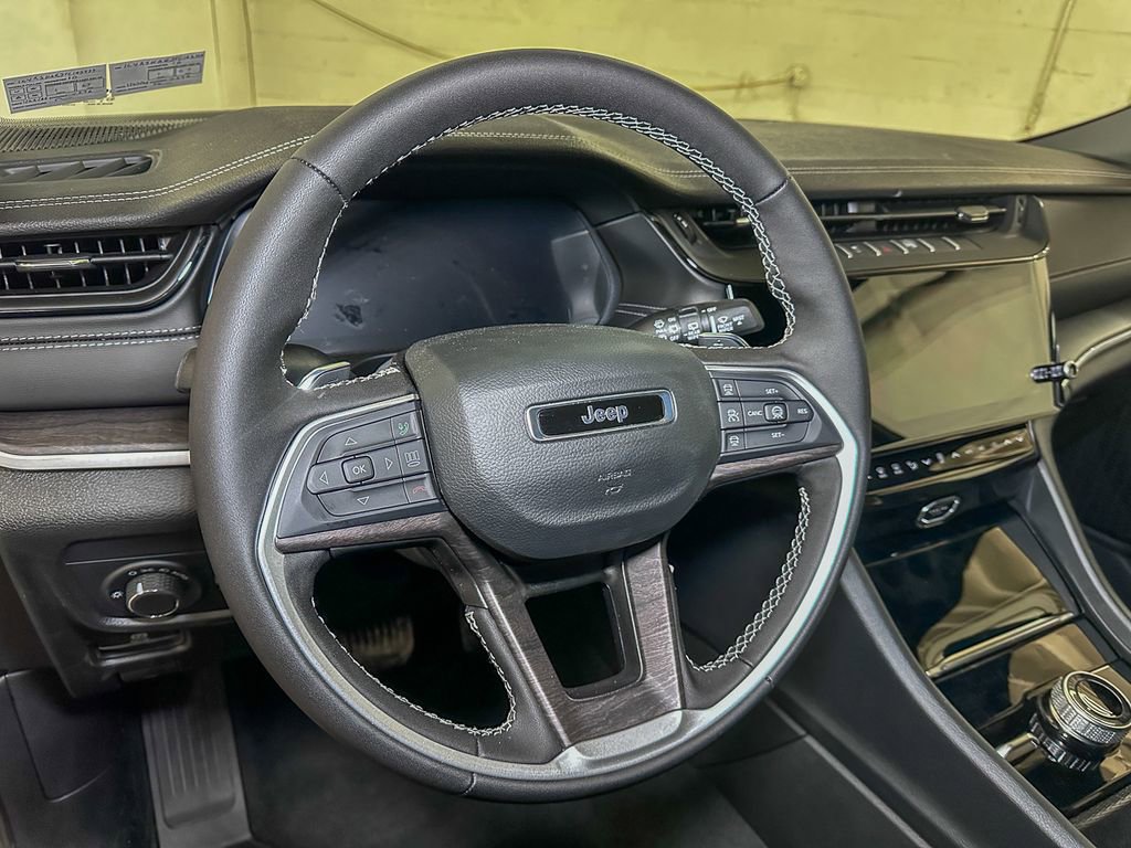 New 2026 Jeep Grand Cherokee Altitude image 20