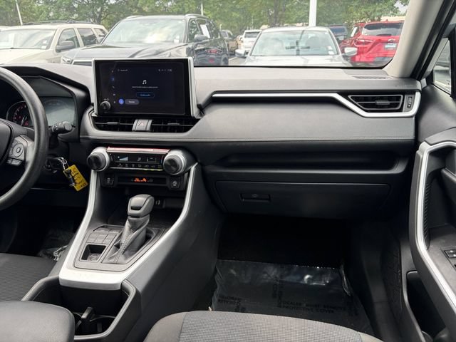 Used 2025 Toyota RAV4 LE AWD/4WD image 13