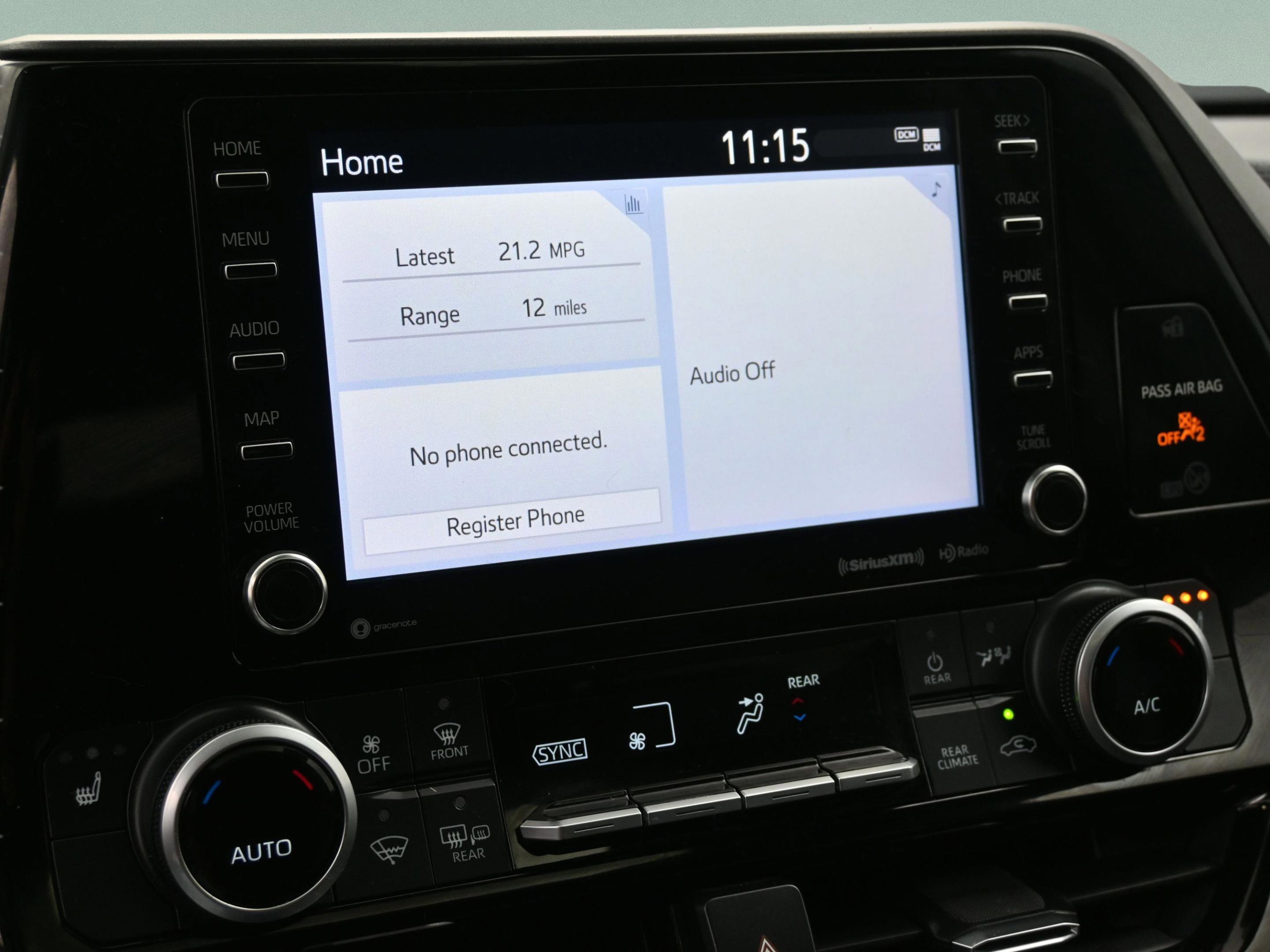 Used 2021 Toyota Highlander XLE image 23