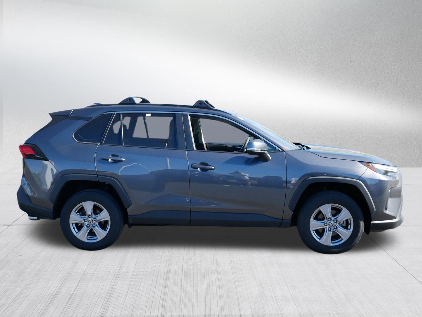 Used 2022 Toyota RAV4 XLE w/ Convenience Package AWD/4WD image 8