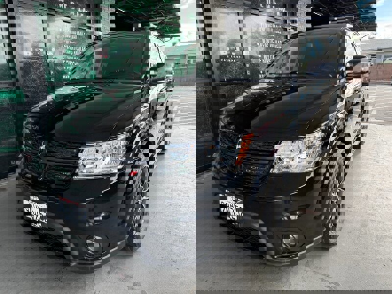 Used 2019 Dodge Journey SE w/ Premium Group image 3