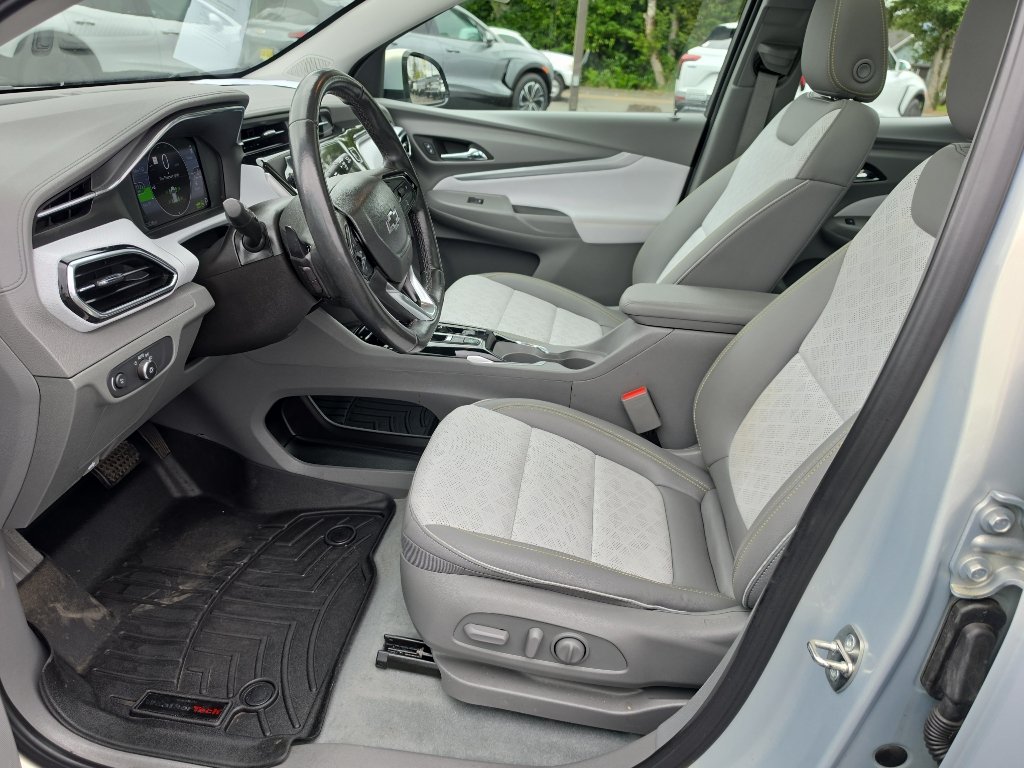 Certified 2023 Chevrolet Bolt EUV Premier w/ Sun & Sound Package FWD image 16