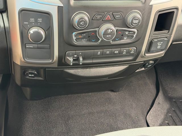Used 2018 RAM 3500 SLT w/ Cold Weather Group image 17