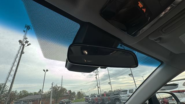 Used 2021 Toyota Venza LE image 28