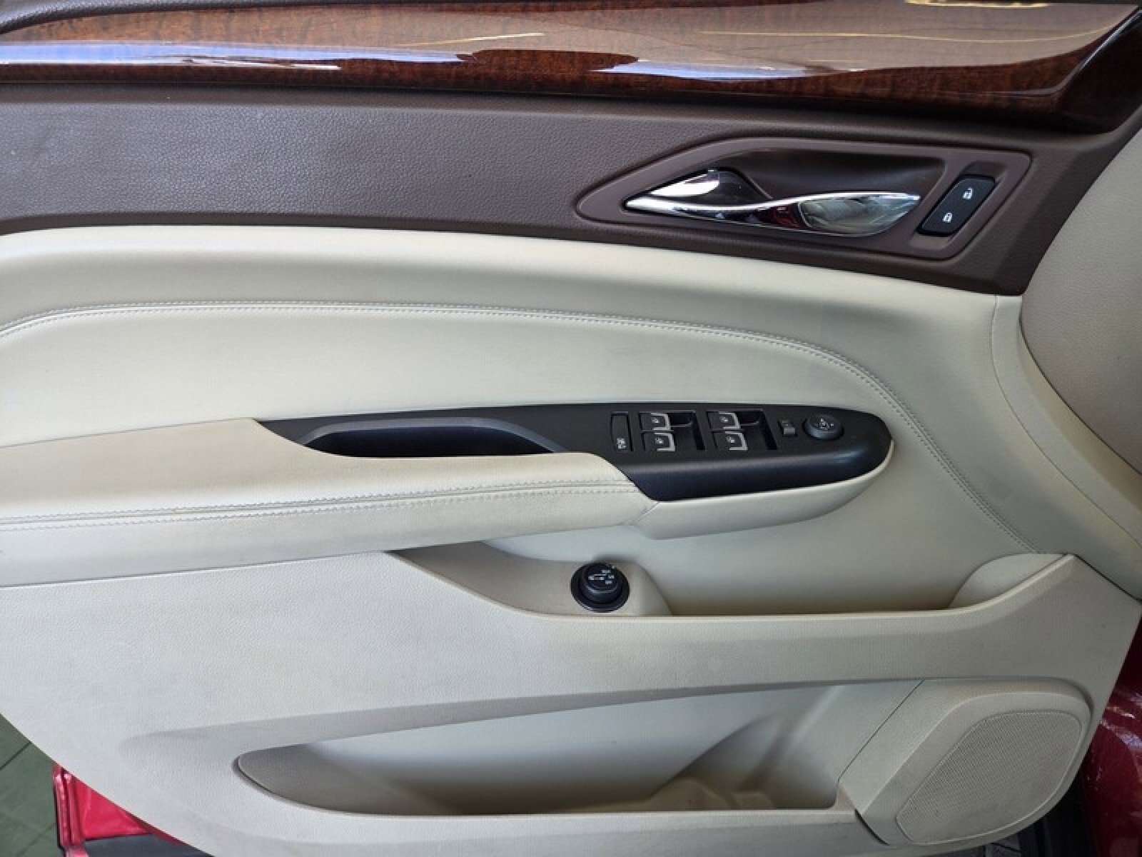 Used 2015 Cadillac SRX Luxury w/ Driver Awareness Package FWD image 23