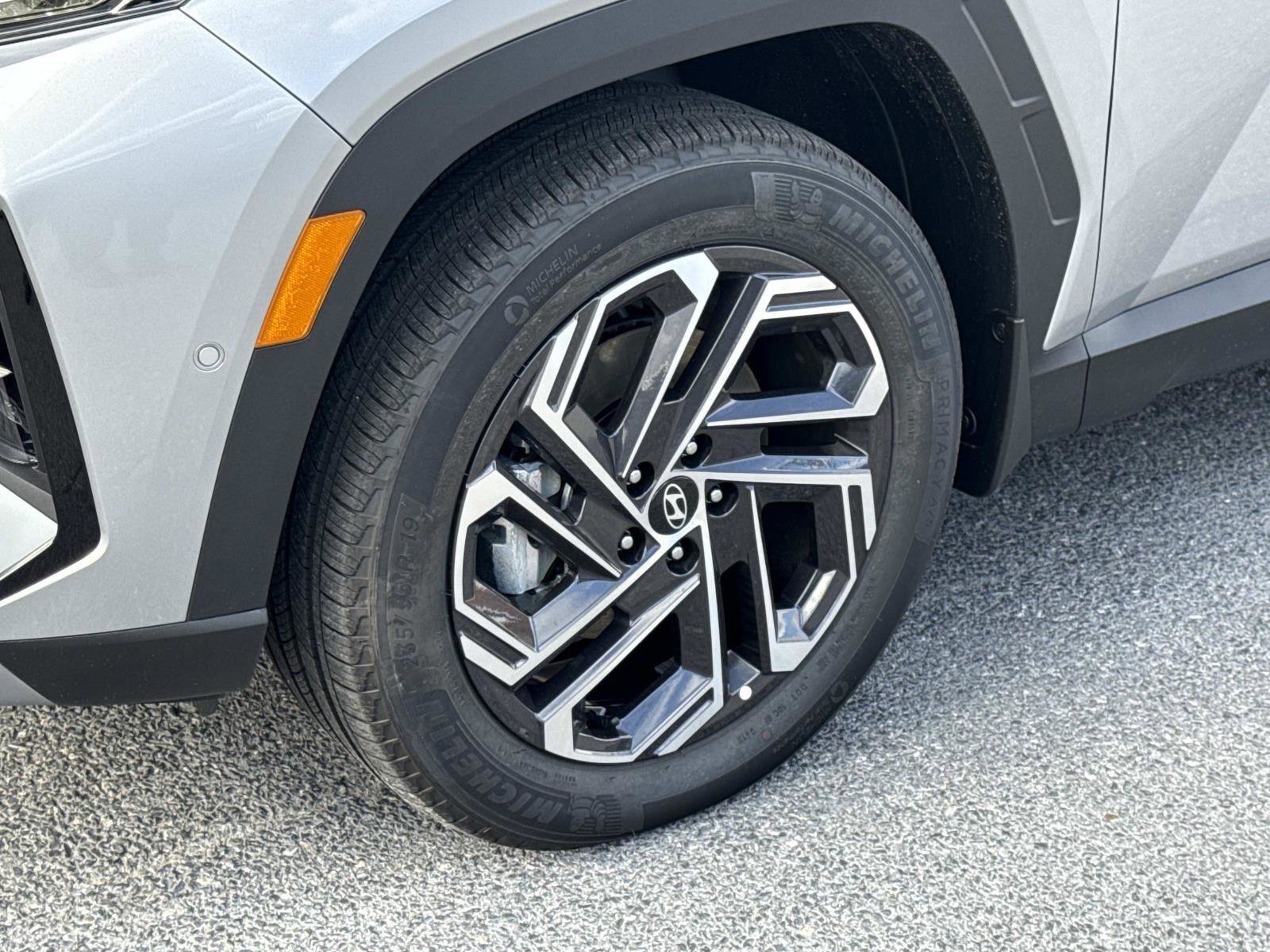 New 2025 Hyundai Tucson Limited image 18