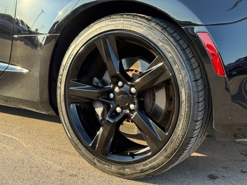 Used 2018 Chevrolet Camaro SS image 18