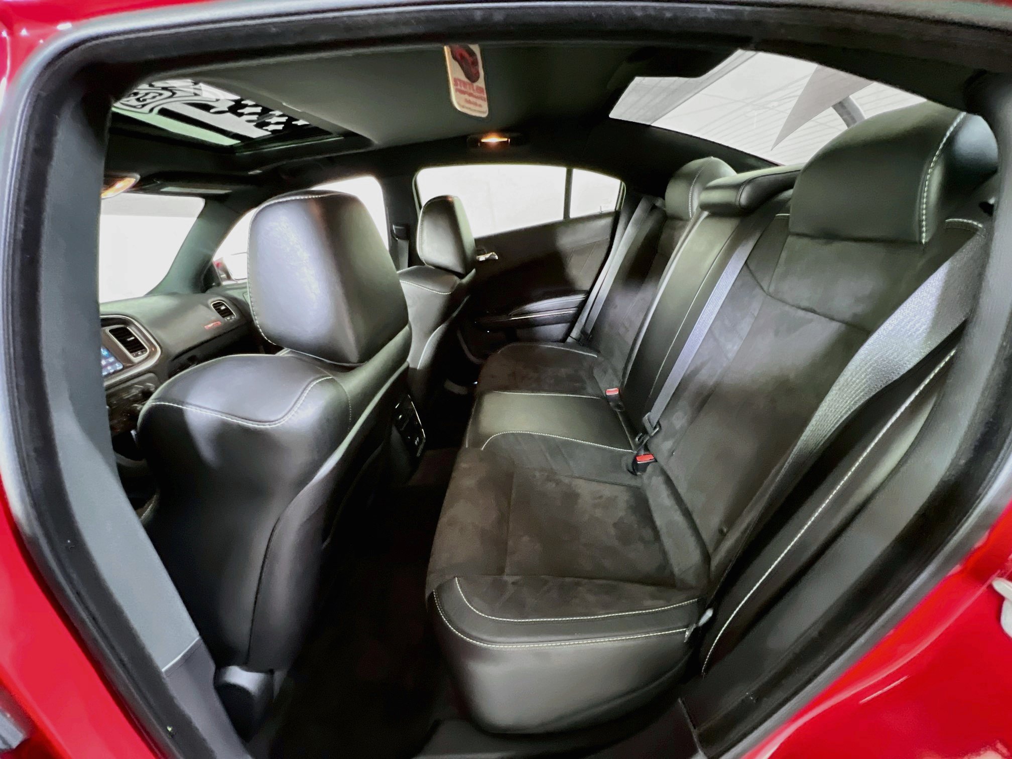 Used 2018 Dodge Charger SRT Hellcat w/ Harman/Kardon Audio Group RWD image 27