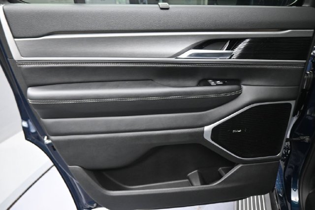 New 2026 Jeep Grand Wagoneer Limited AWD/4WD image 27