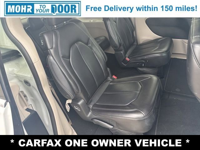 Used 2023 Chrysler Pacifica Touring-L image 21