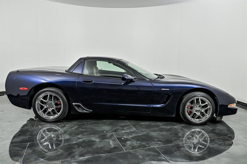 Used 2001 Chevrolet Corvette Z06 w/ Memory Pkg RWD image 10