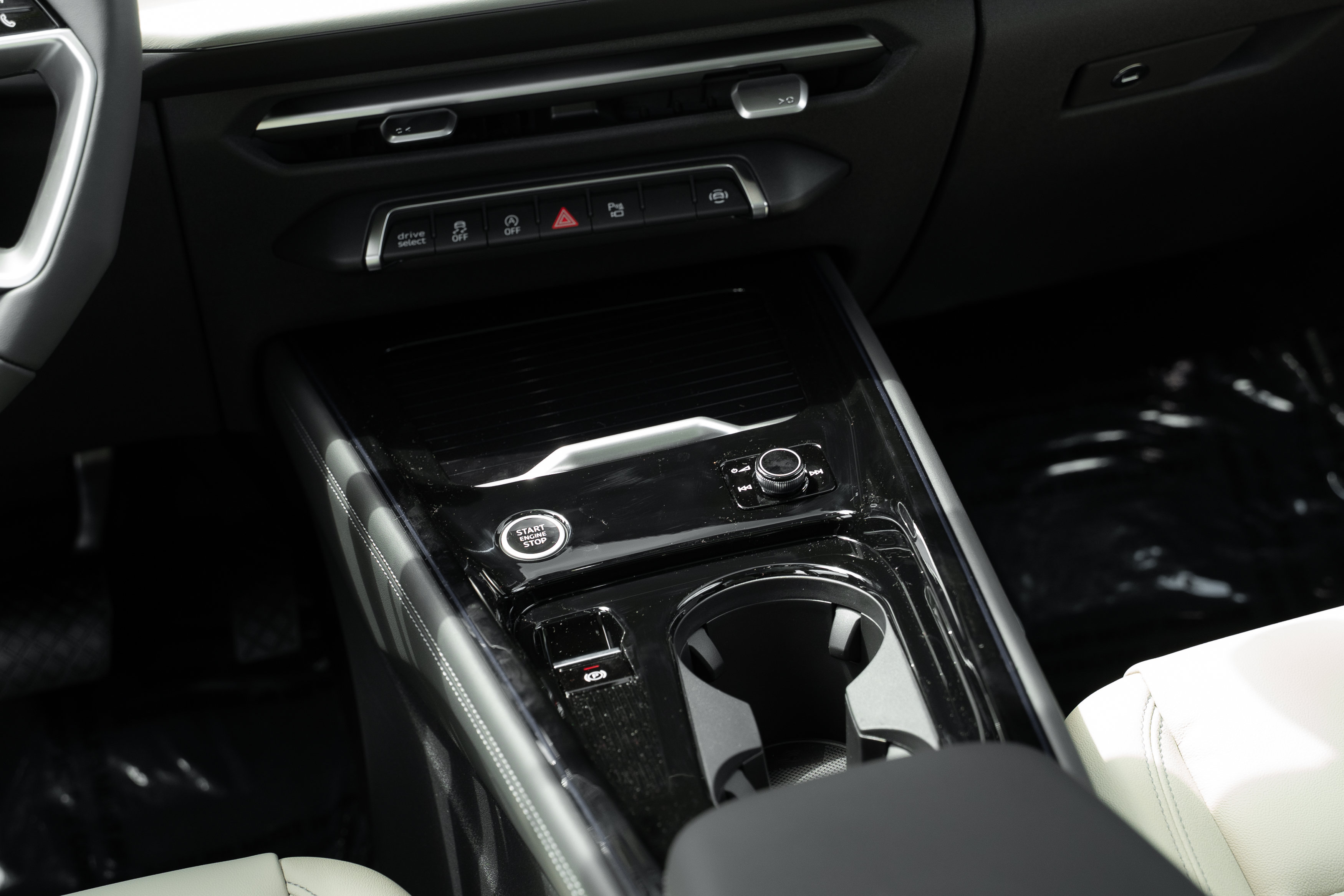 New 2026 Audi Q3 quattro 2.0T AWD/4WD image 12