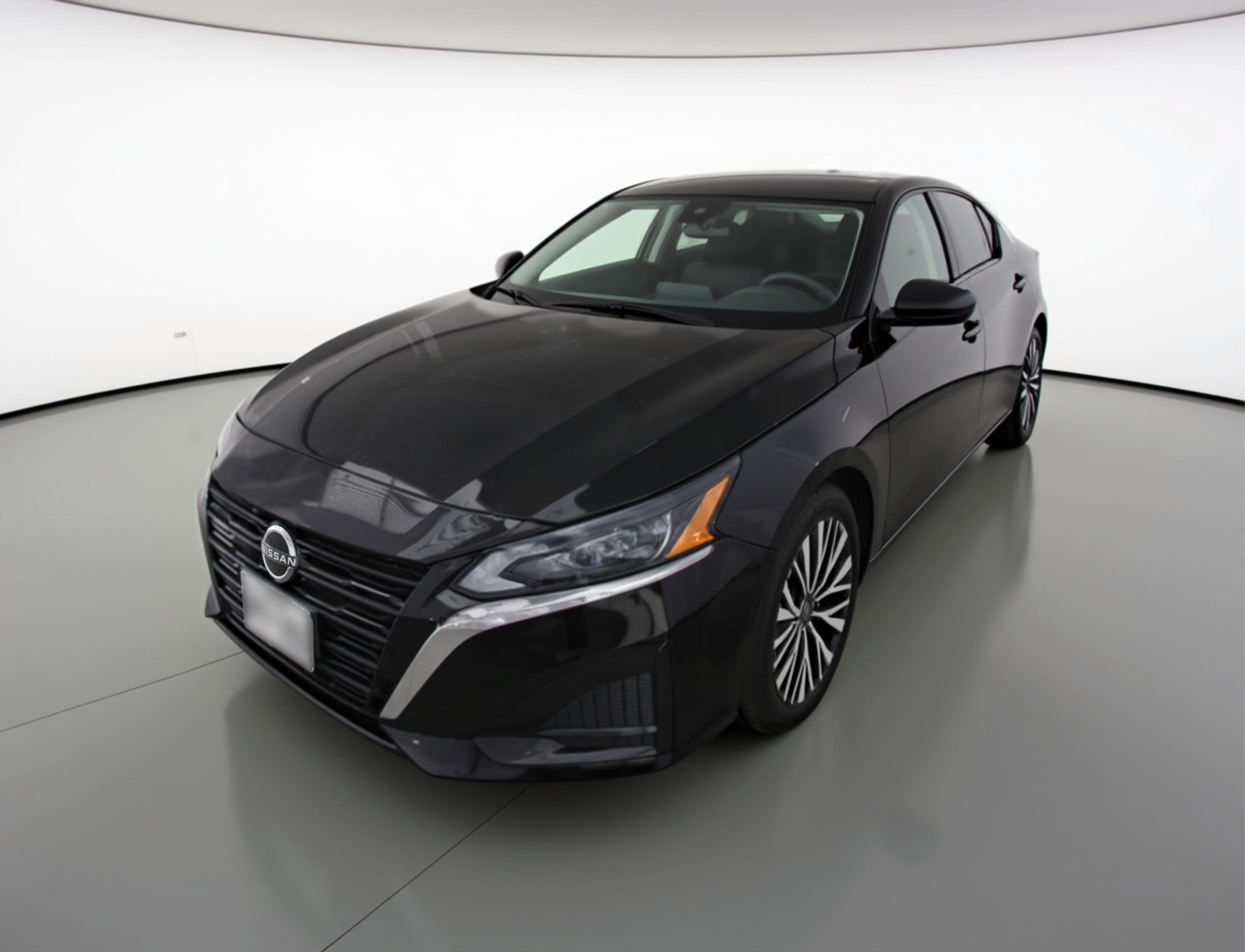 Used 2025 Nissan Altima 2.5 SV FWD image 3