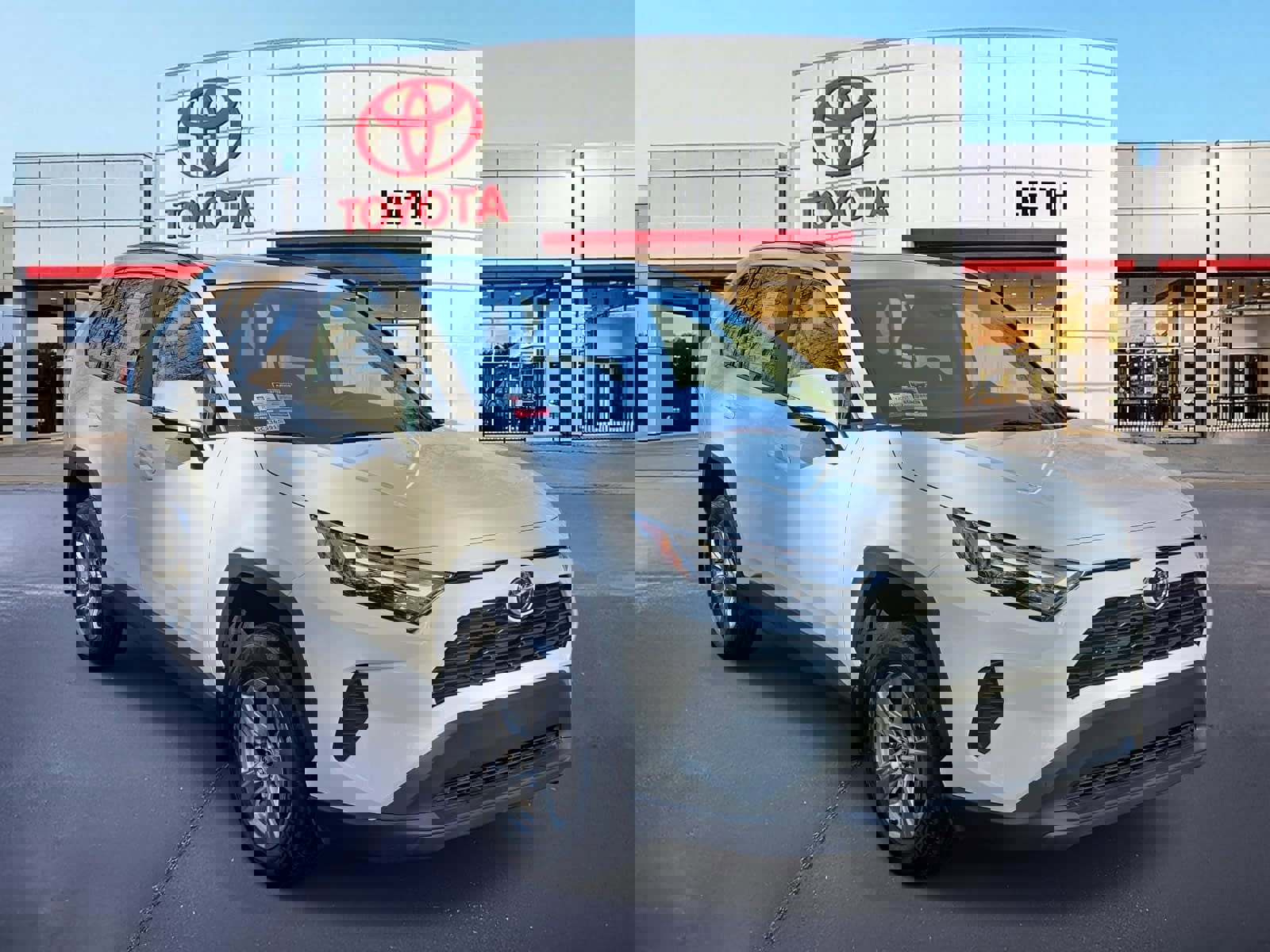 Used 2025 Toyota RAV4 XLE w/ Convenience Package image 3