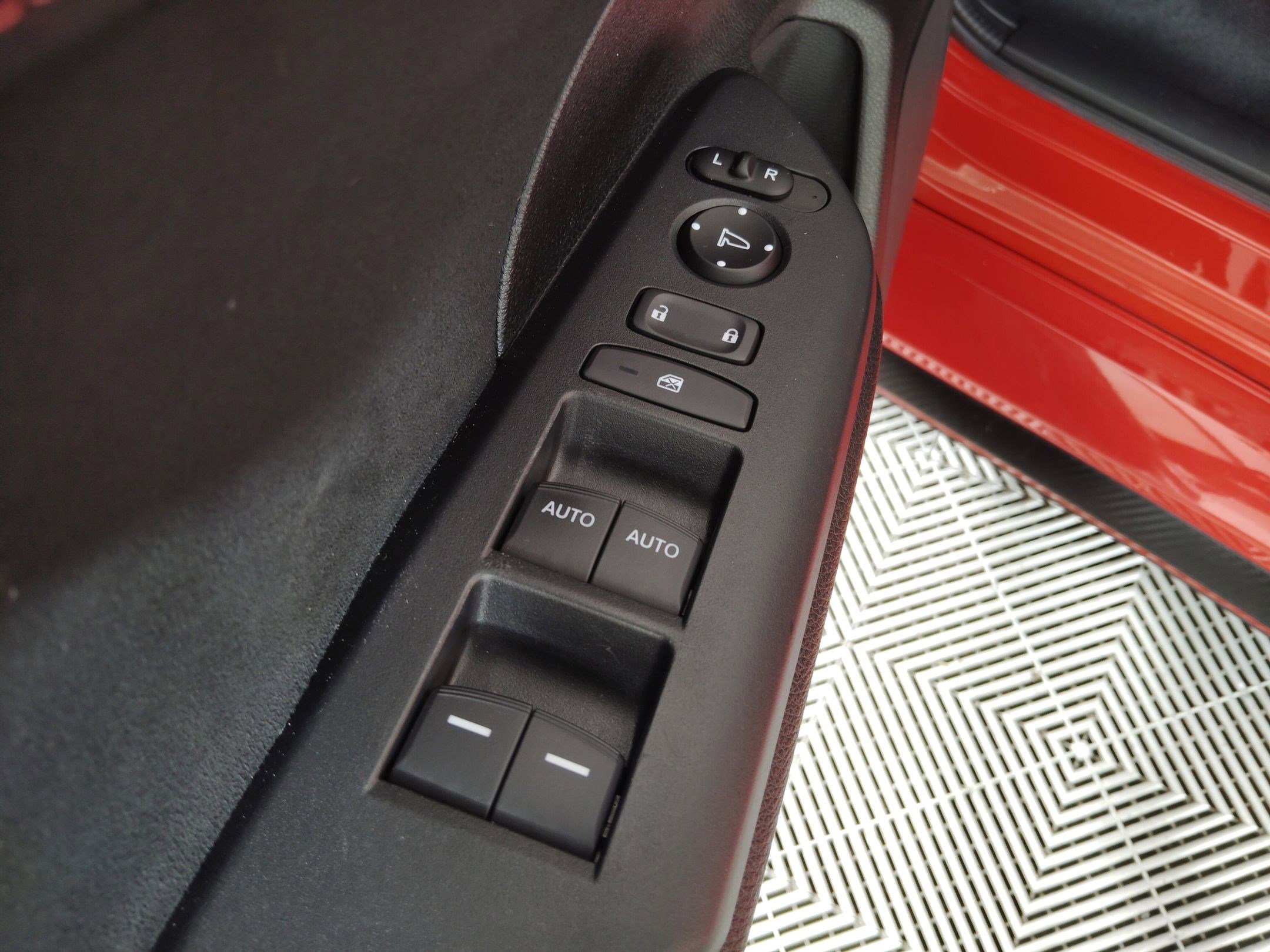 Certified 2018 Honda Civic Type R image 22