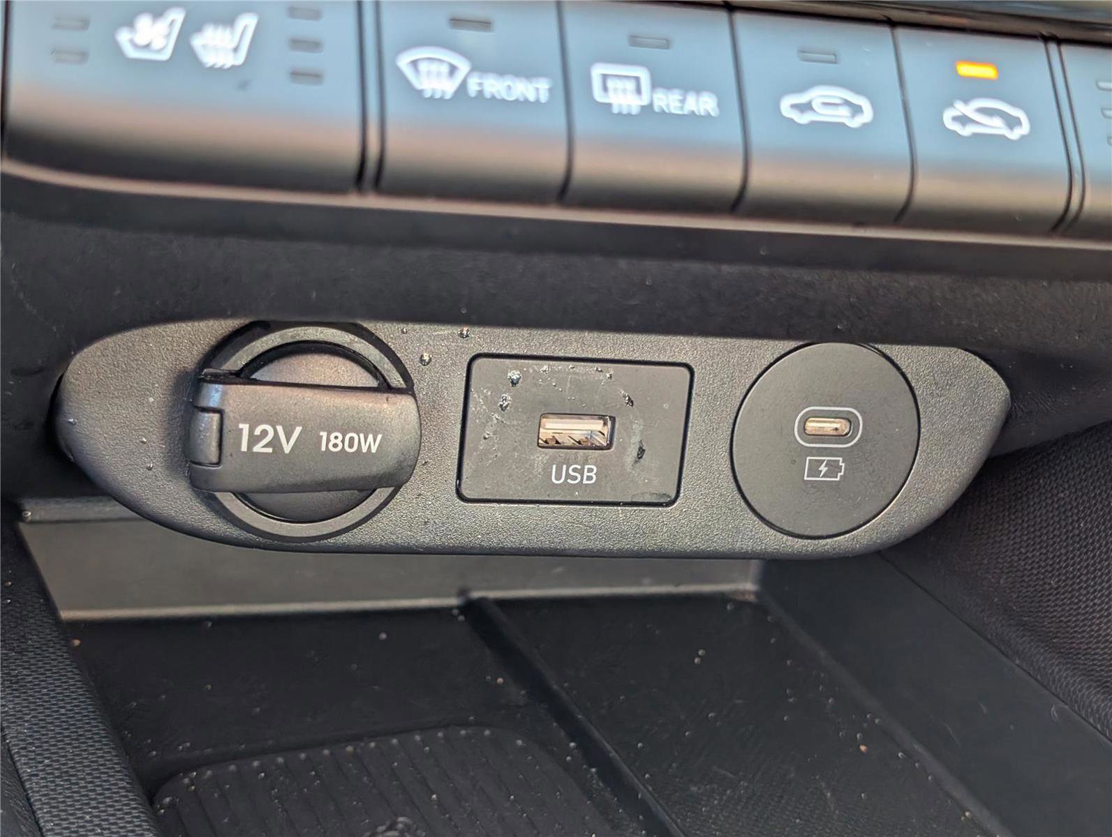 Used 2025 Hyundai Elantra Limited FWD image 28