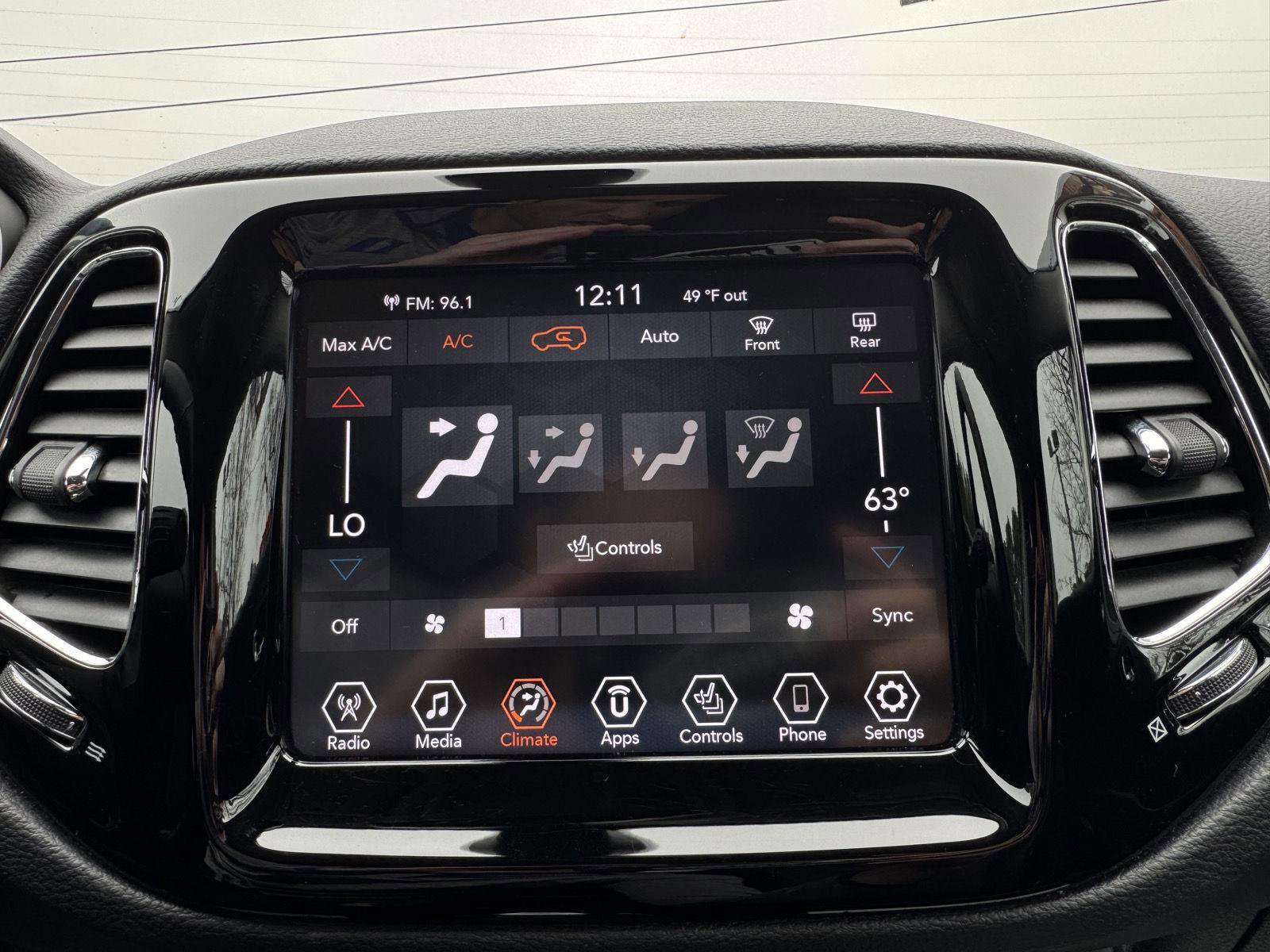 Used 2019 Jeep Compass Limited w/ Safety & Security Group image 22