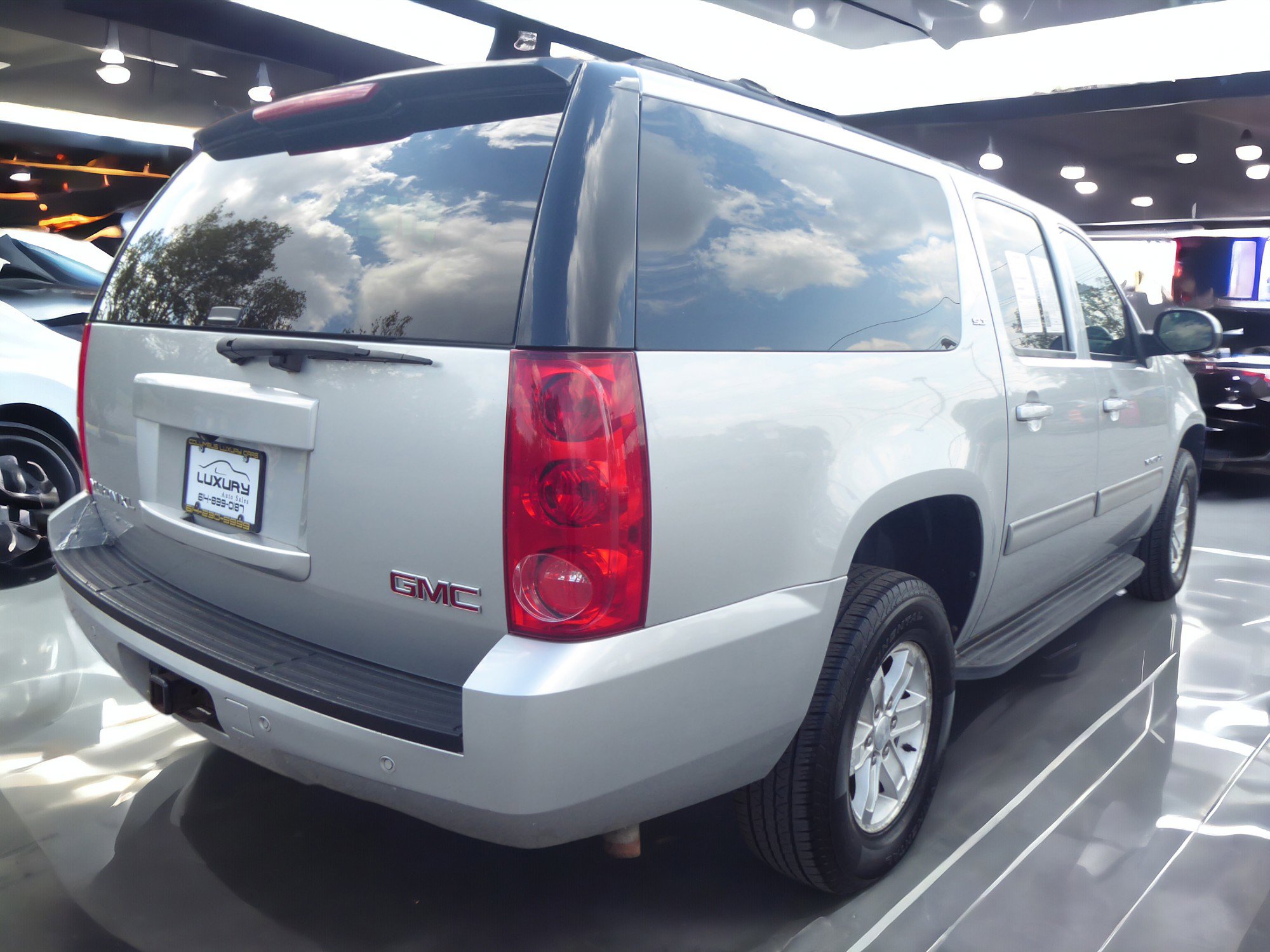 Used 2013 GMC Yukon XL SLT image 10