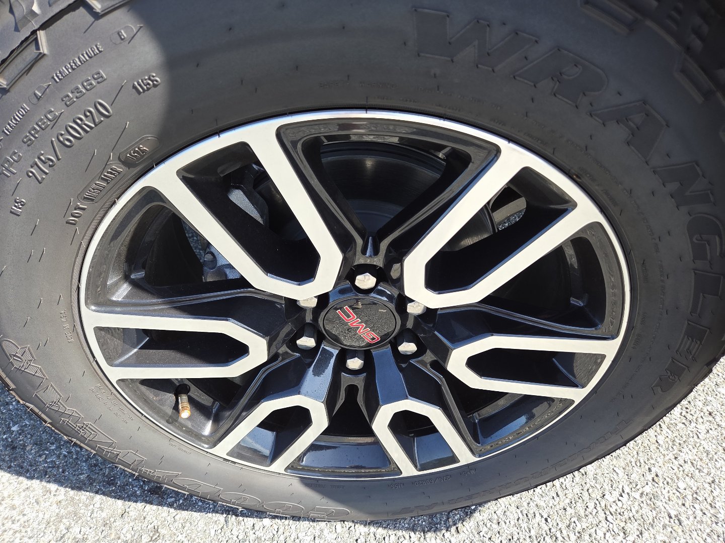New 2026 GMC Sierra 1500 AT4 w/ AT4 Premium Package AWD/4WD image 16