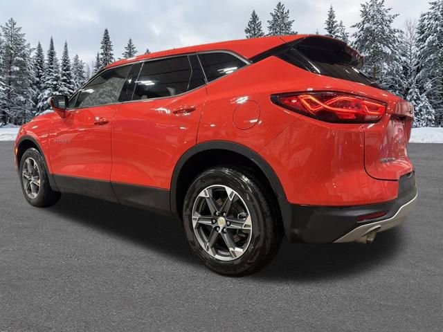Used 2025 Chevrolet Blazer LT image 3