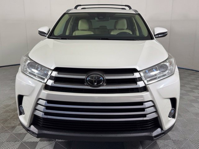 Used 2017 Toyota Highlander XLE w/ Carpet Mat Package FWD image 11