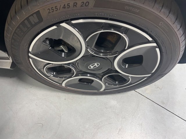 Certified 2024 Hyundai Ioniq 5 Limited image 32