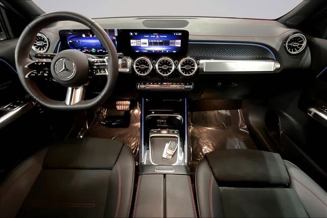 Used 2025 Mercedes-Benz EQB 300 4MATIC image 18