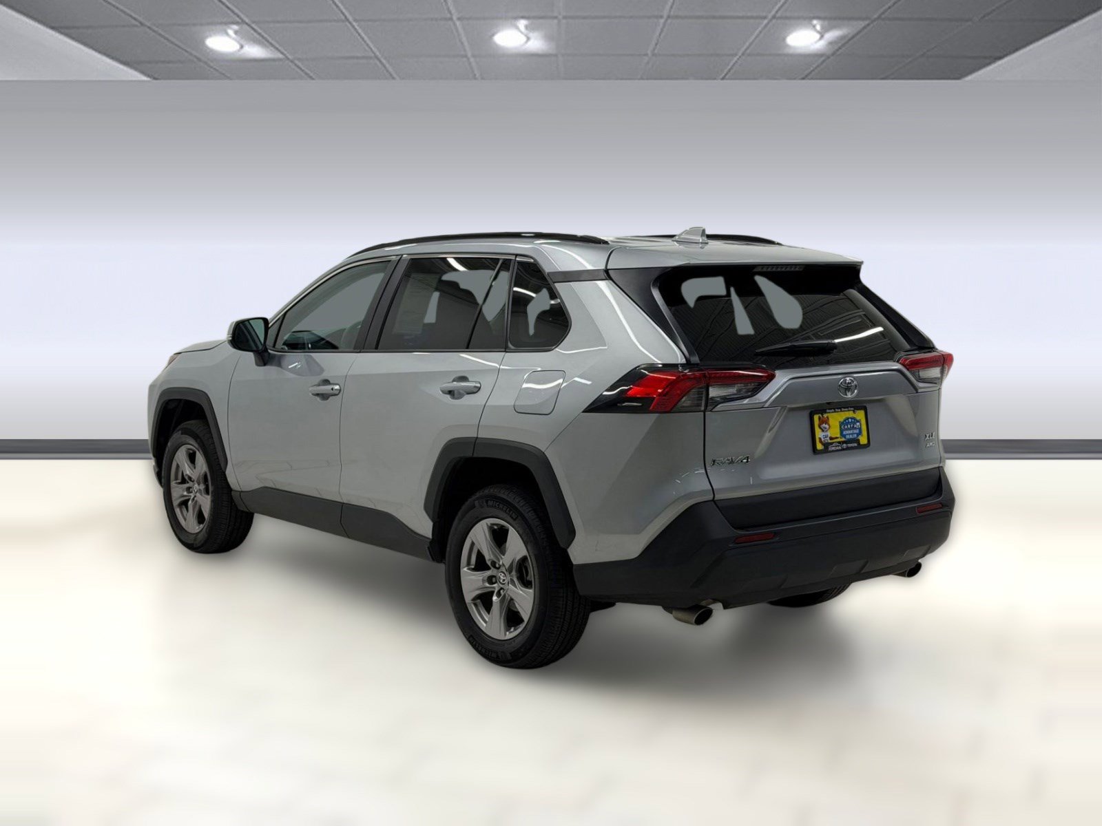 Used 2025 Toyota RAV4 XLE image 2