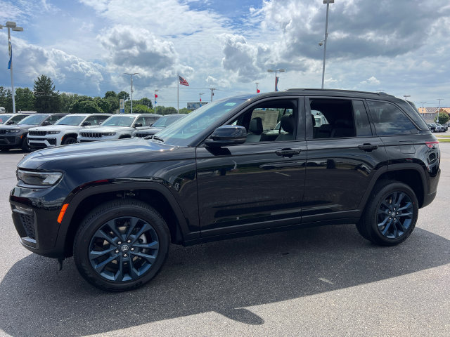 New 2026 Jeep Grand Cherokee Limited AWD/4WD image 3