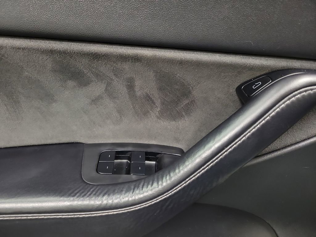 Used 2022 Tesla Model Y Long Range image 20