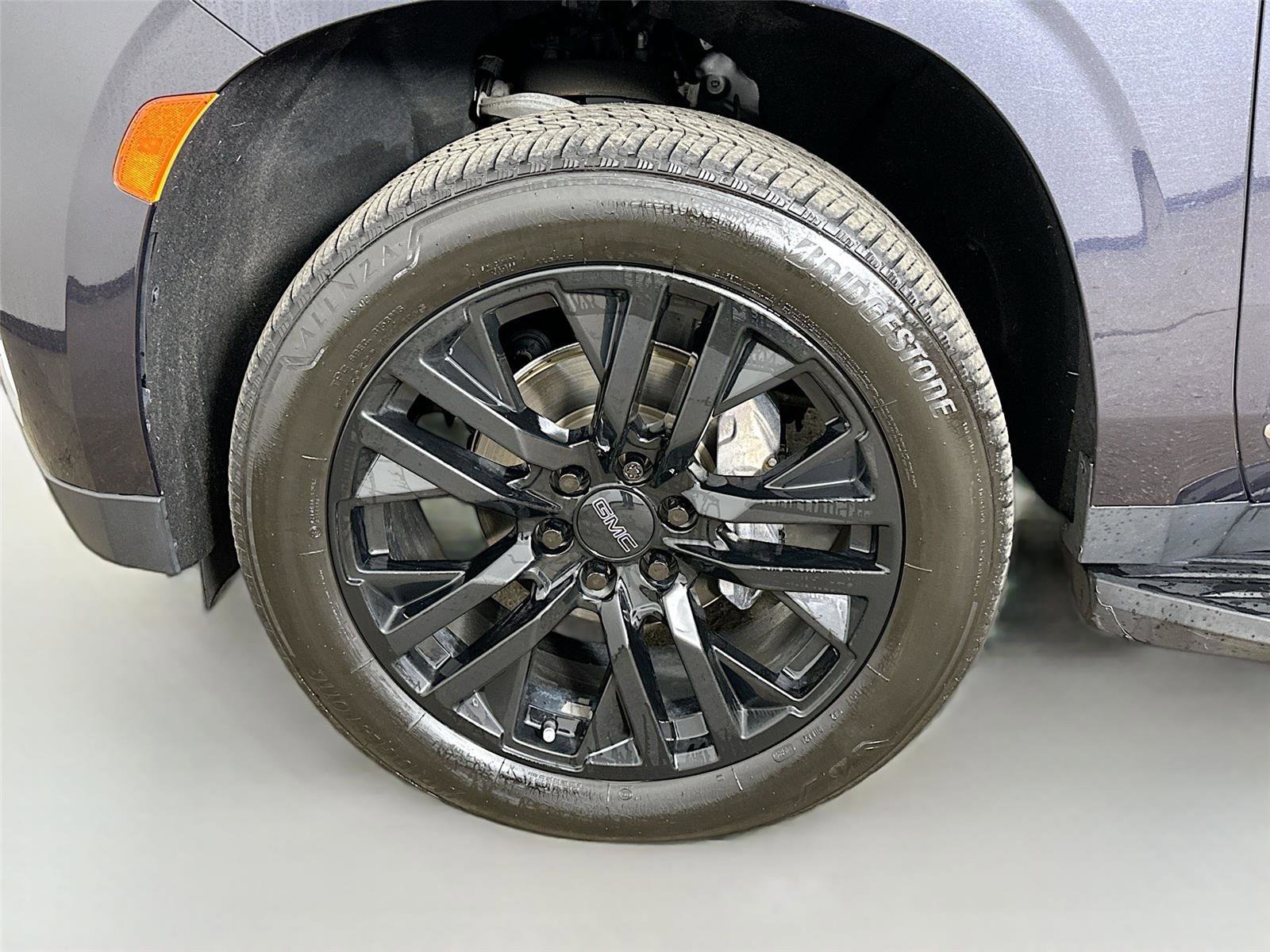 Used 2023 GMC Yukon SLT image 34