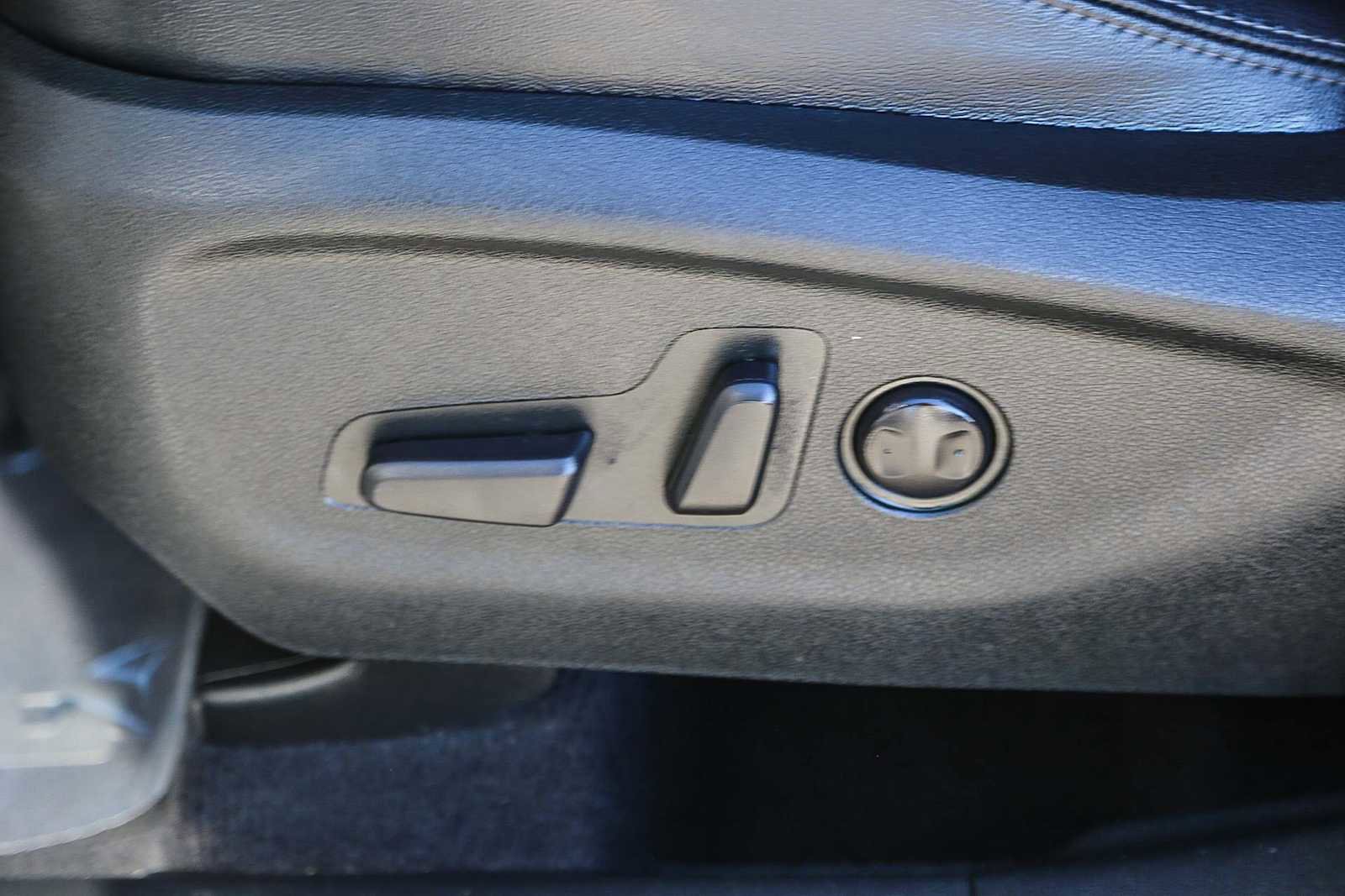 Used 2019 Kia Sorento EX image 18