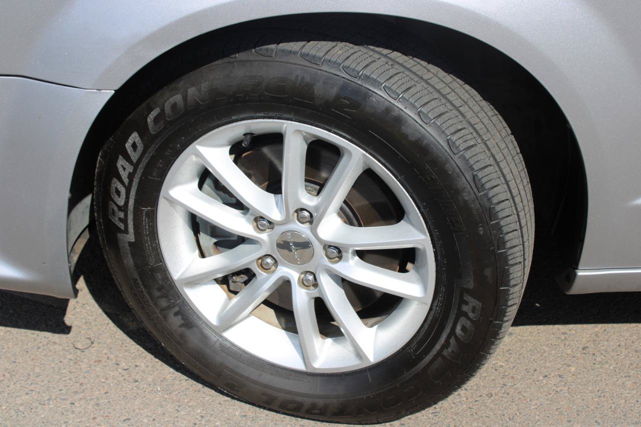 Used 2016 Dodge Grand Caravan SXT FWD image 18